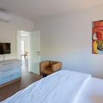 Rtina Appartements דירה *