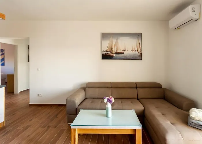 Lägenhet Rtina Appartements