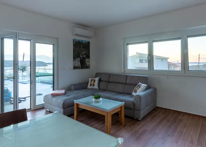 Lägenhet Rtina Appartements