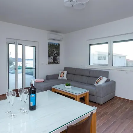 Rtina Appartements Ртина