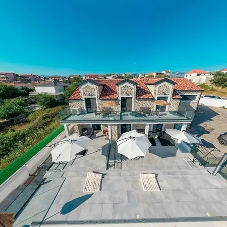 Rtina Appartements Ртина