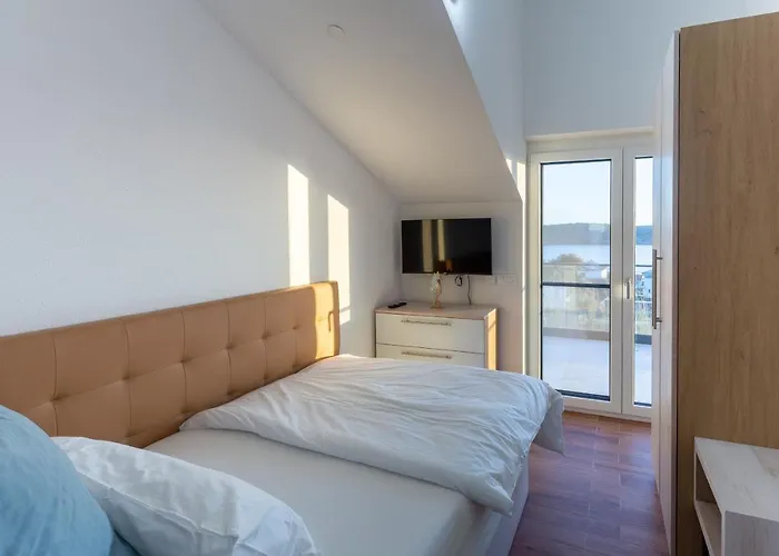 Rtina Appartements Апартаменты *