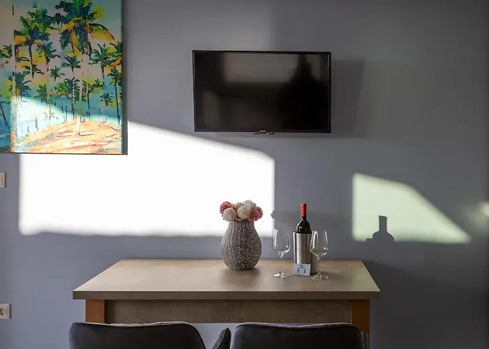 Rtina Appartements Апартаменты *